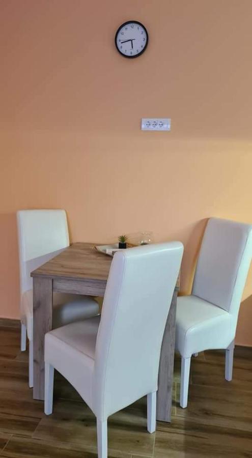 Ales Apartman Sombor Ngoại thất bức ảnh